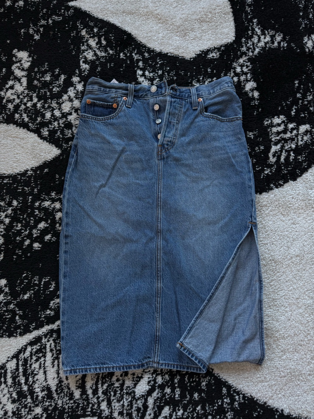 Levi’s Classic High-Waist Blue Denim skirt for Women